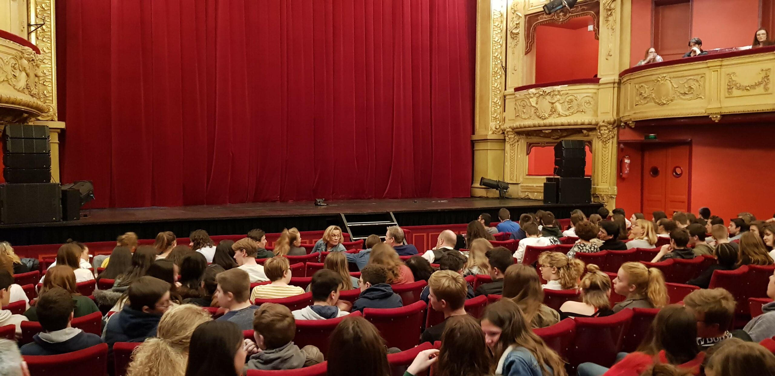 Sortie au théâtre de Saint-Quentin des Lycéens de Saint-Charles