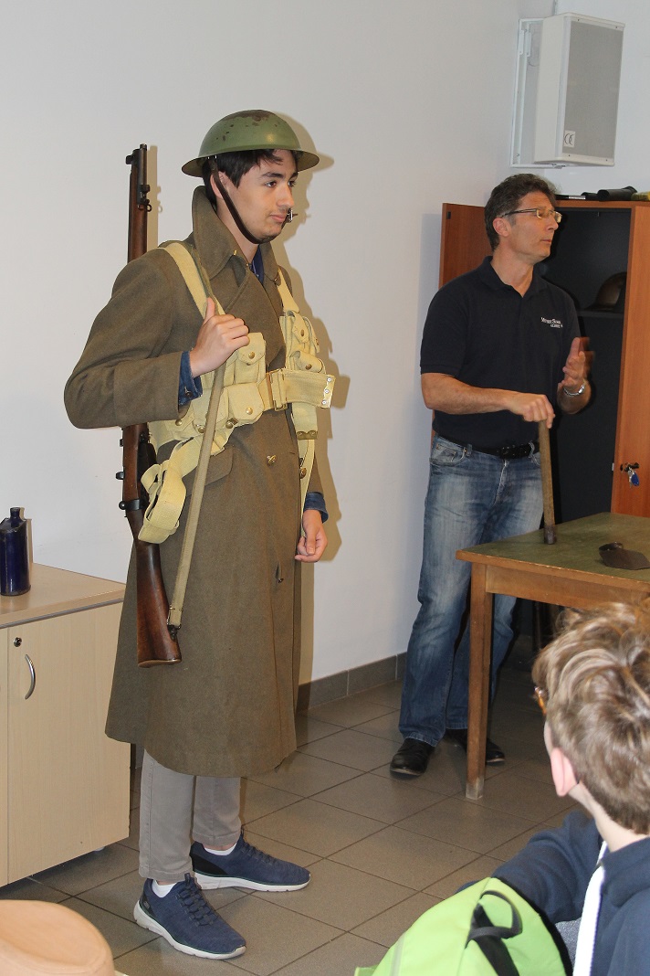 élève de Saint-Charles déguisé en poilu 1ère Guerre Mondiale