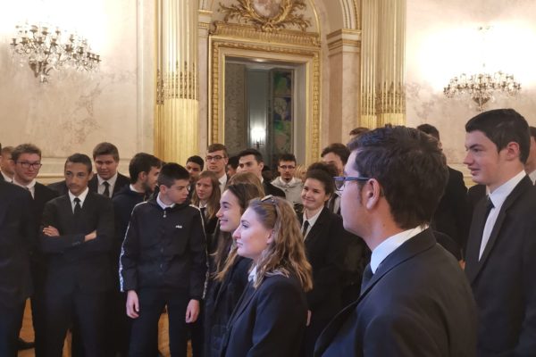 Les élèves de Saint-Charles à l'Assemblée Nationale