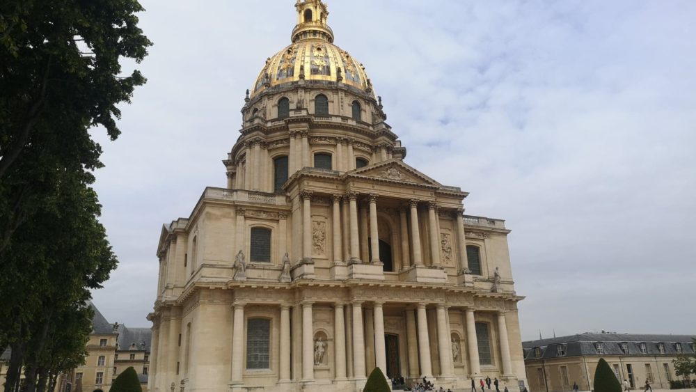 élèves de saint-charles qui découvrent le dôme des invalides