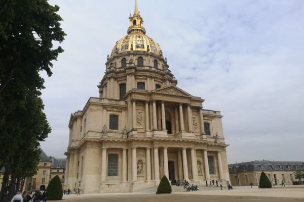 élèves de saint-charles qui découvrent le dôme des invalides
