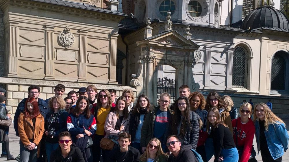 Photographie du groupe de Terminales en voyage en Pologne