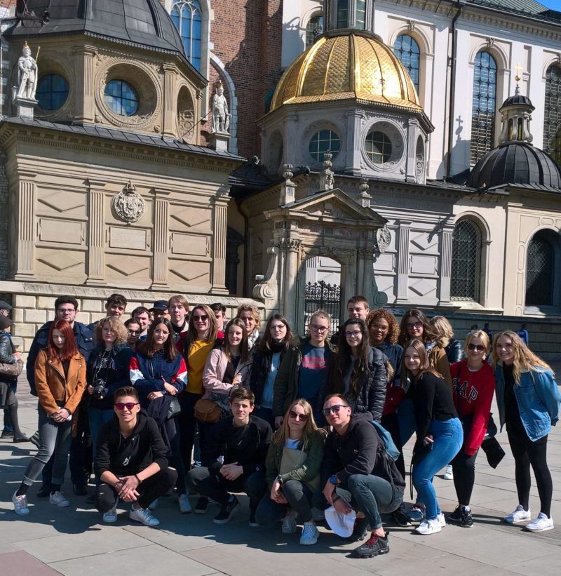 Photographie du groupe de Terminales en voyage en Pologne